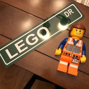 LEGO Emmet clock and street sign